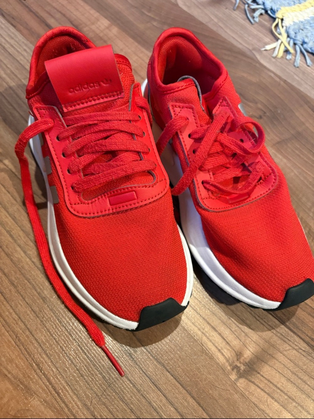 ADIDAS ORIGINALS JUNIORS U_PATH X J SNEAKER RED/SILVER EG3451 - Sz 4